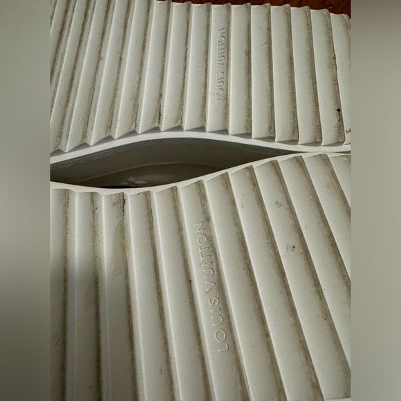 louis vuitton sneaker women in size 8US 39UK good as new only wore twice! - Picture 12 of 16